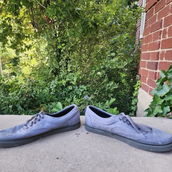 Vans Gray Low-Top Sneakers Classic Grey Canvas Design - Picture 4 of 8